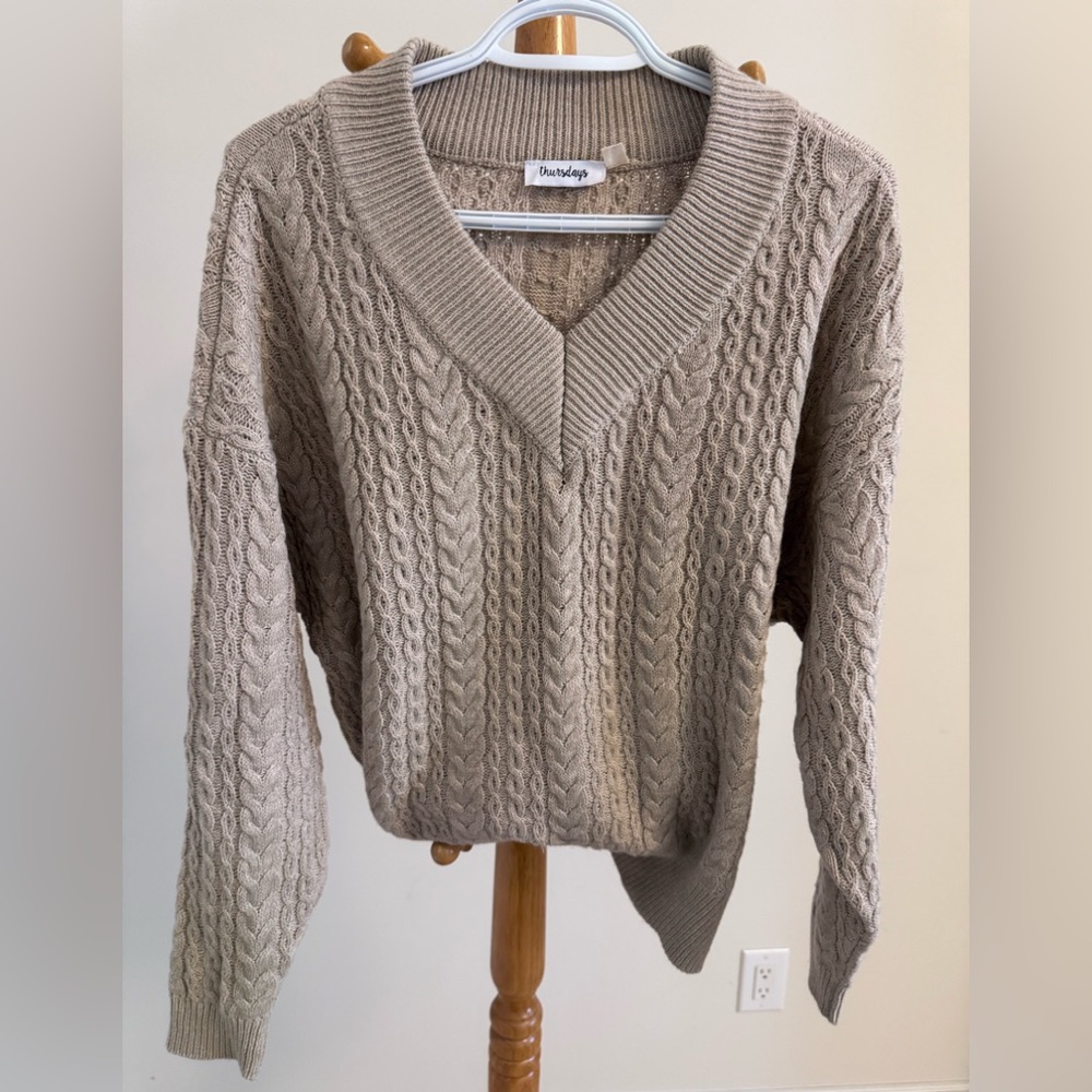 Women's Cable Knit Sweater - Tan